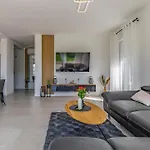 Apartamento 2 Bedroom Lovely In