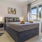 Apartamento 2 Bedroom Lovely In Pula