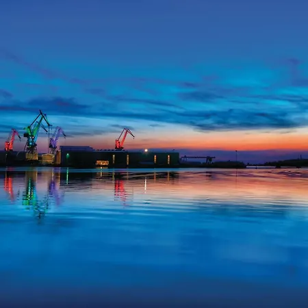 2 Bedroom Lovely In * Πούλα