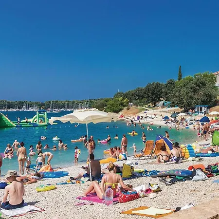 Διαμέρισμα 2 Bedroom Lovely In