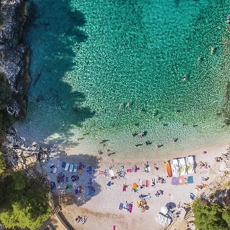 Διαμέρισμα 2 Bedroom Lovely In *