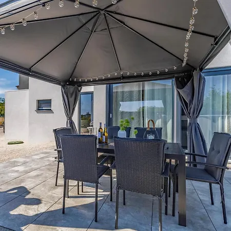 2 Bedroom Gorgeous In * 풀라