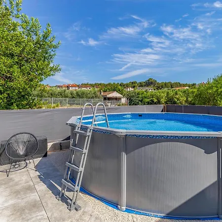 2 Bedroom Lovely In *