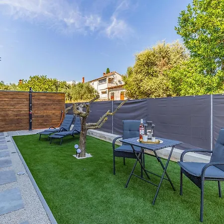 2 Bedroom Lovely In 아파트 풀라