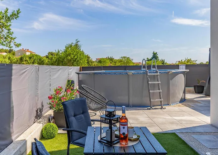 2 Bedroom Lovely In