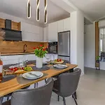 Apartment 2 Bedroom Amazing In Pula