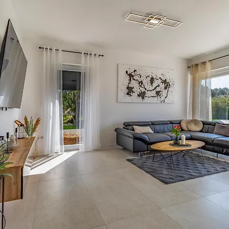 Apartman 2 Bedroom Lovely In