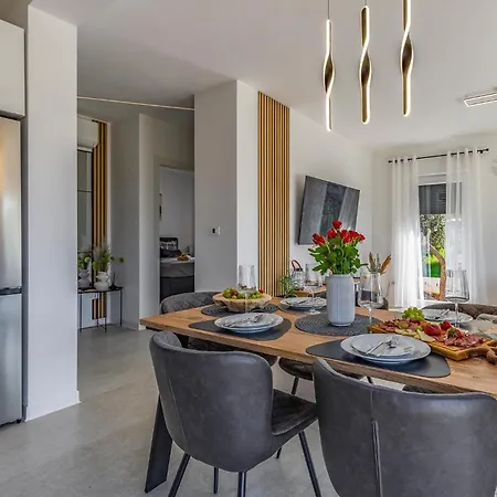 2 Bedroom Lovely In Daire Pula