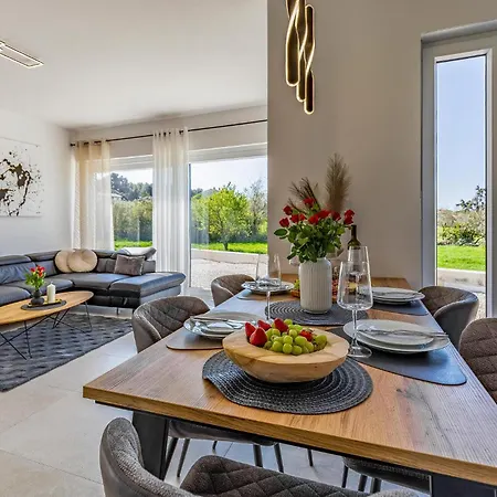 2 Bedroom Lovely In Pula