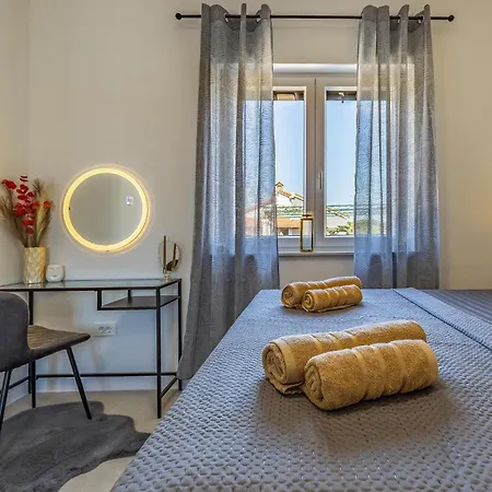 2 Bedroom Lovely In Apartamento