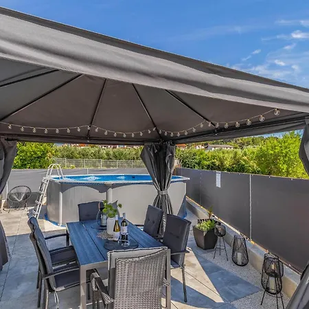 2 Bedroom Gorgeous In