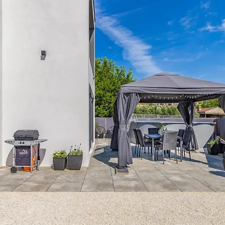 2 Bedroom Lovely In Daire *