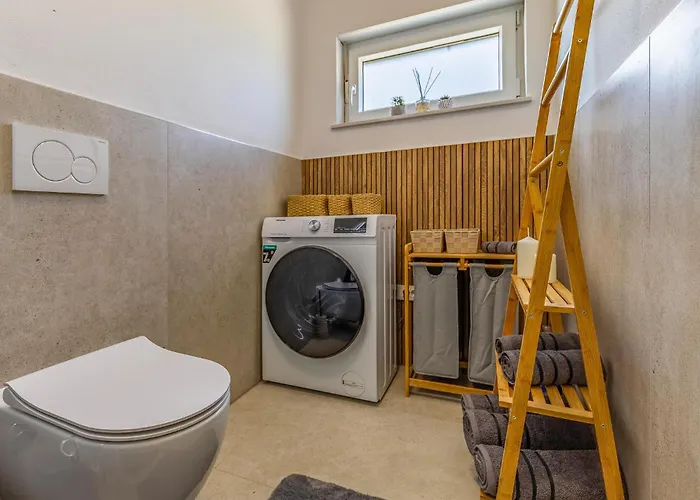 2 Bedroom Lovely In