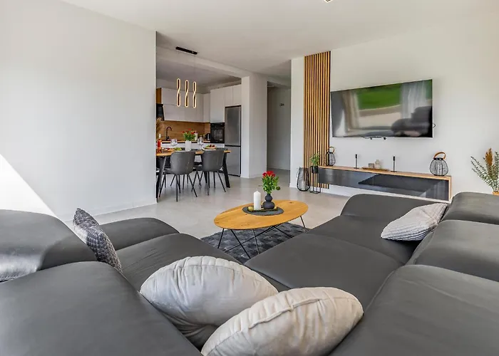 2 Bedroom Lovely In *