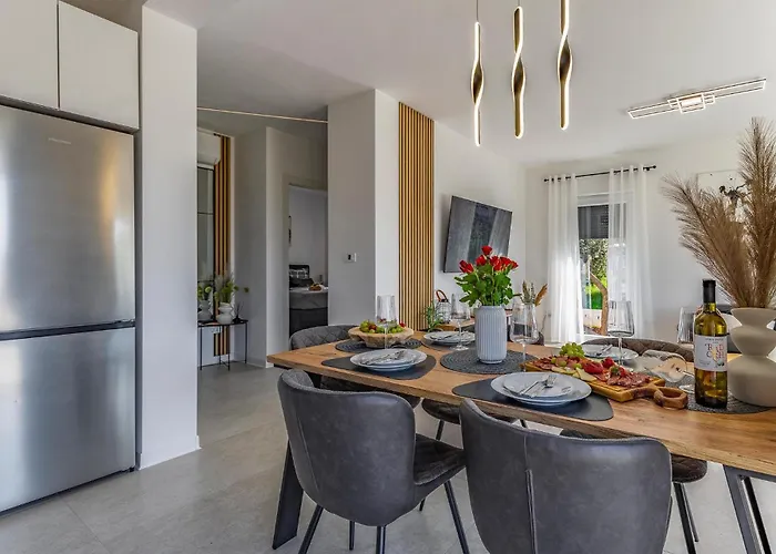 2 Bedroom Lovely In Lejlighed Pula