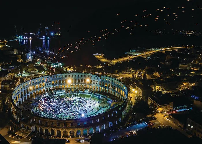 Lejlighed 2 Bedroom Lovely In *