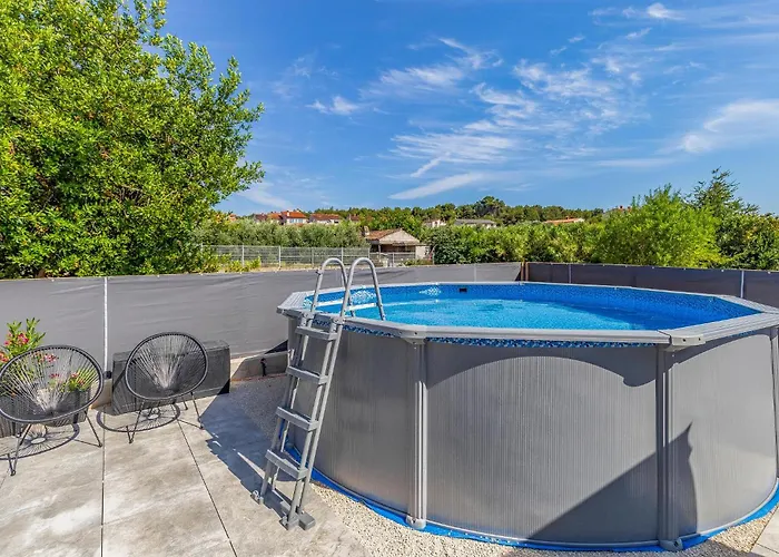 2 Bedroom Lovely In *