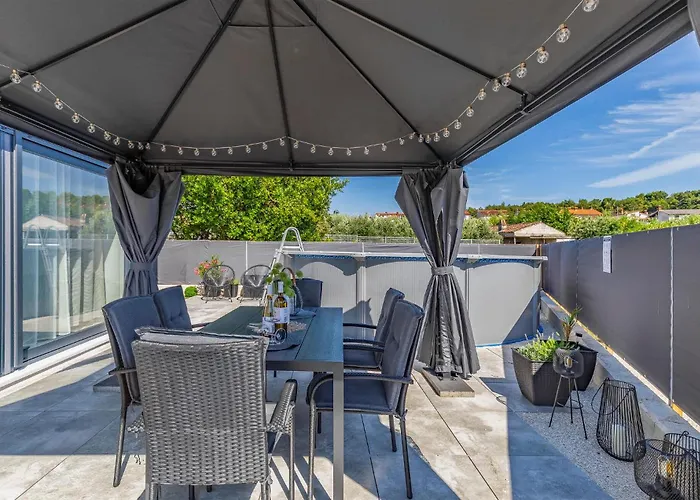 Lejlighed 2 Bedroom Lovely In *