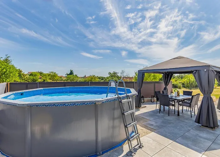 2 Bedroom Lovely In * Pula