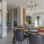 2 Bedroom Amazing In Appartement Pula