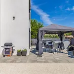 2 Bedroom Amazing In Appartement *