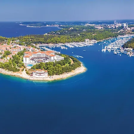 2 Bedroom Lovely In *