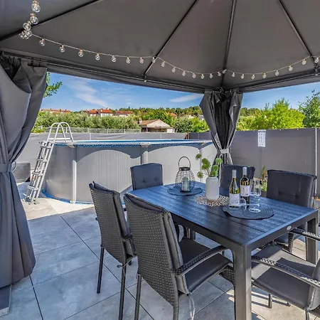 2 Bedroom Lovely In Apartament