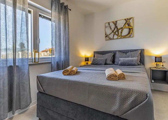 Апартаменти 2 Bedroom Lovely In *